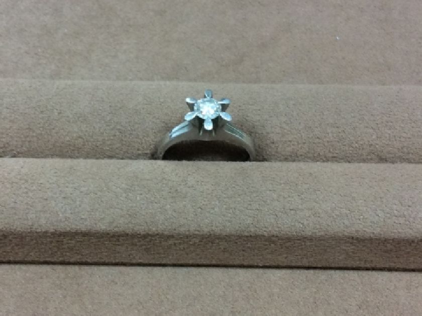 兵庫県姫路市　おばあさまから譲り受けたダイヤモンドで婚約指輪