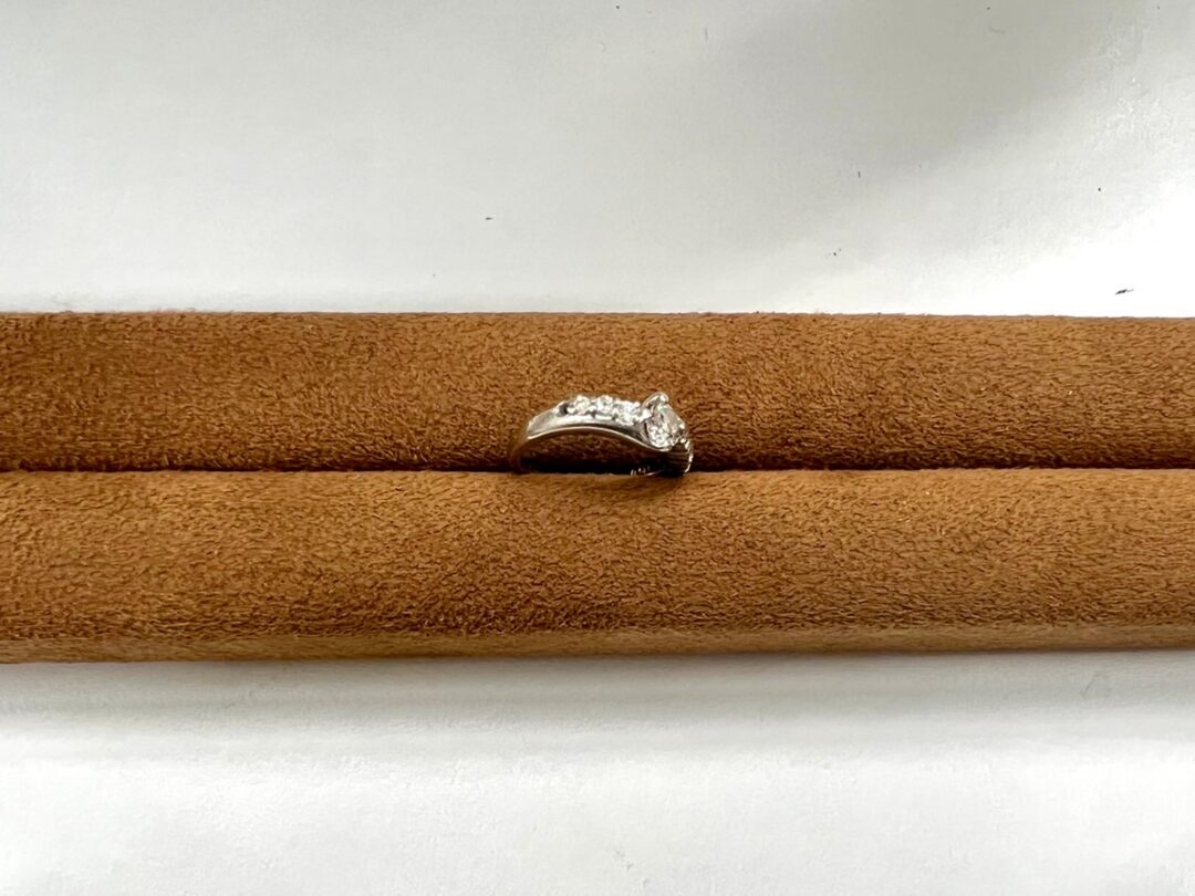 京都 ダイヤモンドが付いたプラチナ製の指輪の石ドレ修理