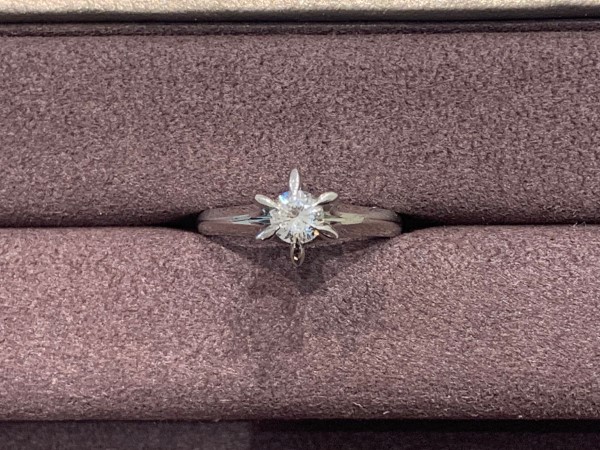大阪梅田 お義母様の婚約指輪をご自身の婚約ネックレスにジュエリーリフォーム
