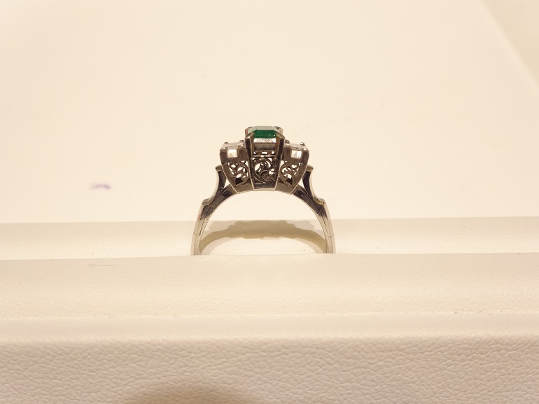 大阪府泉南｜譲り受けたエメラルドの指輪をネックレスにジュエリーリフォーム