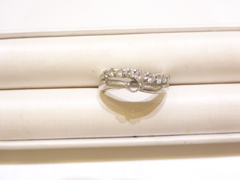 大阪府泉南｜石が取れてしまってずっとそのままにしていた指輪をお修理されたお客様