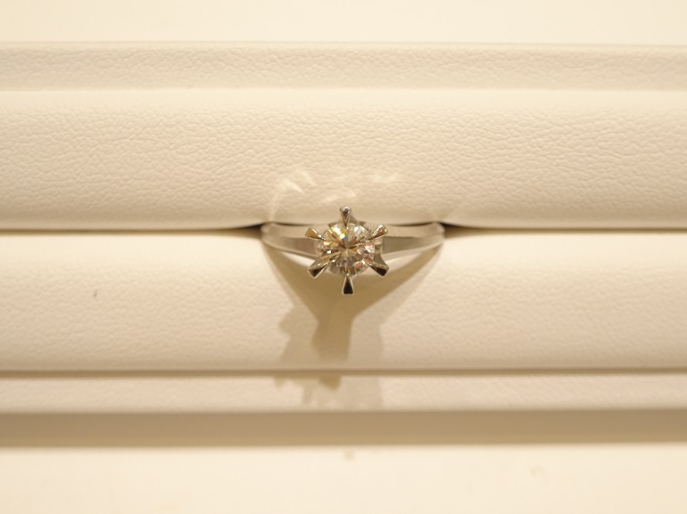 大阪府泉南市｜ダイヤの立て爪の指輪をネックレスにジュエリーリフォームされたお客様