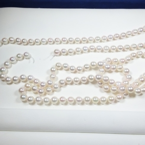 大阪府泉南市｜ロングのパール（真珠）のネックレスの糸替えをされたお客様