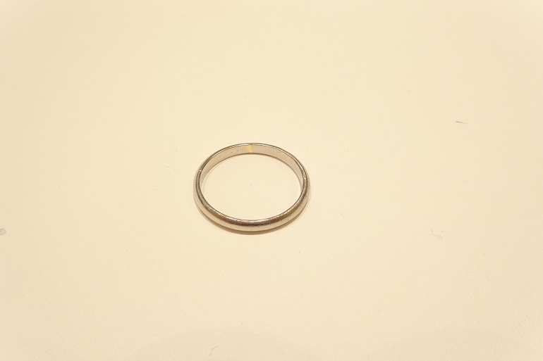 大阪府岸和田市　結婚指輪をリングカッターで切られてお修理をされたお客様