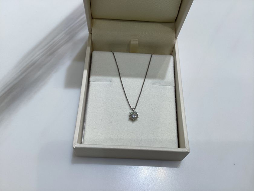 和歌山県和歌山市 母から譲り受けた婚約指輪をシンプルなネックレスにジュエリーリフォームされたお客様