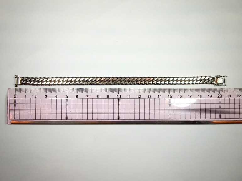 大阪府泉南市　喜平のブレスレットをカットされたお客様