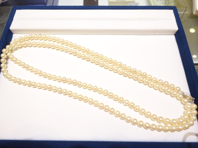 大阪府貝塚市　使う機会がなくなったロングの真珠(パール)を2本にされたお客様です。