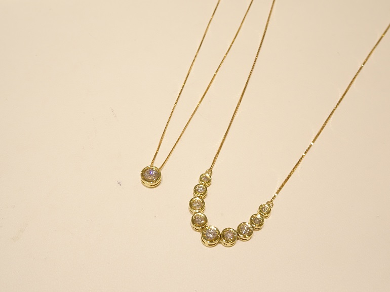 大阪府貝塚市 ネックレスのジュエリーリフォームをされたお客様です。