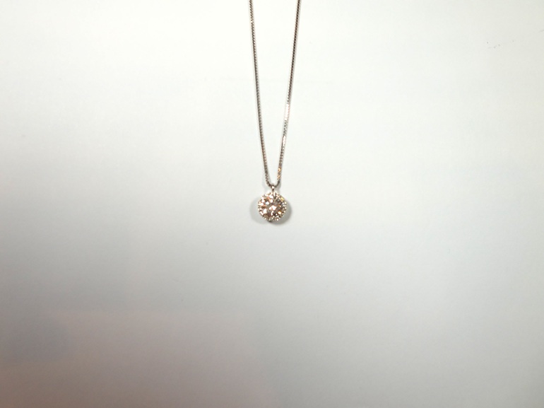 大阪府貝塚市 立て爪のダイヤの指輪をジュエリーリフォームされたお客様です。